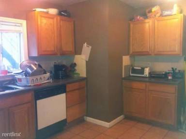 Main picture of 42 Brainerd Rd