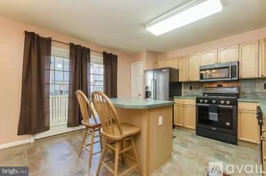 Main picture of 9 E Calabash Ct