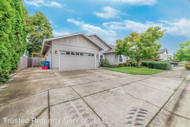 Main picture of 227 Lobelia Ave