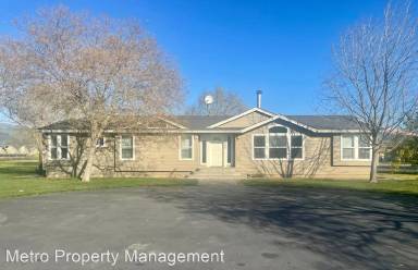 Main picture of 13990 Murphy Ave