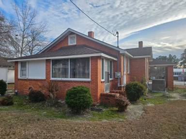 Main picture of 4851 Main St