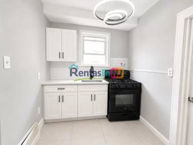 Main picture of 21 Eckert Ave