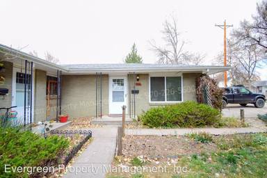 Main picture of 615 2nd St SE