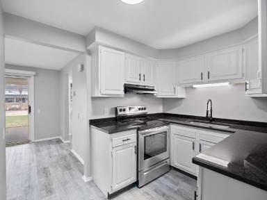 Main picture of Sycamore Square