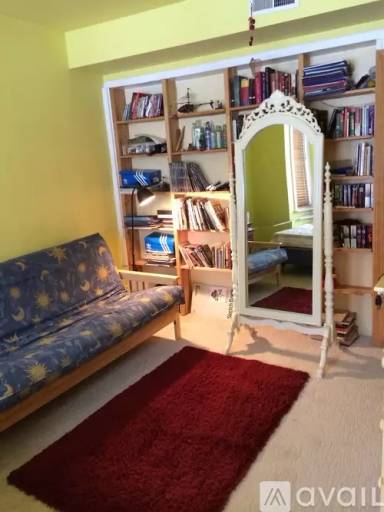 Main picture of 1443 W Roscoe St