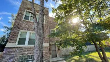 Main picture of 76 W 14th St