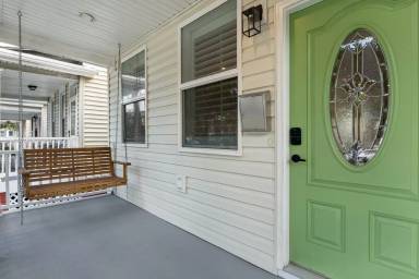 Main picture of 908 Longfellow St NW