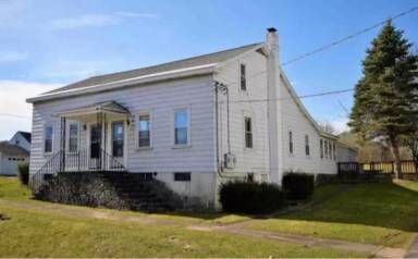 Main picture of 18 Cottage St