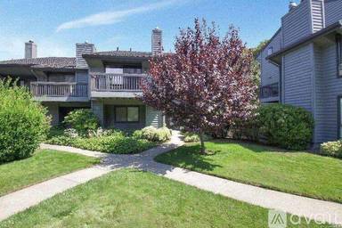 Main picture of 108 Cypress Pl