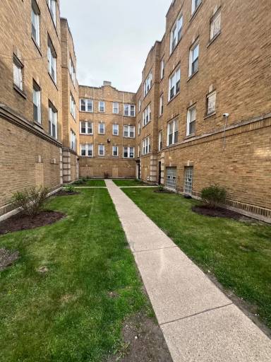Main picture of 348 W 74th St