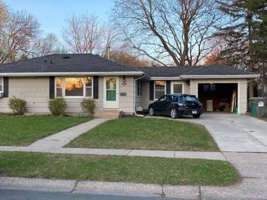 Main picture of 4027 Hayes St NE