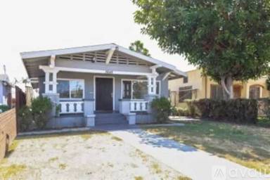 Main picture of 3648 5th Ave