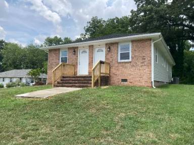 Main picture of 407 Mars St