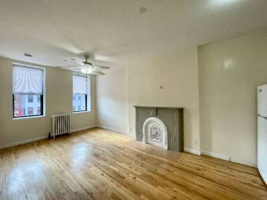Main picture of 157 E 116th St