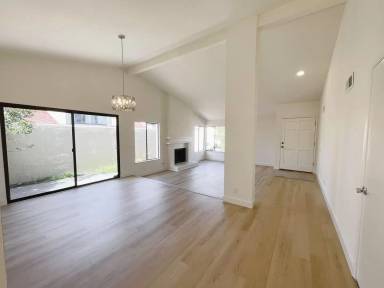 Main picture of 37 Cadiz Cir