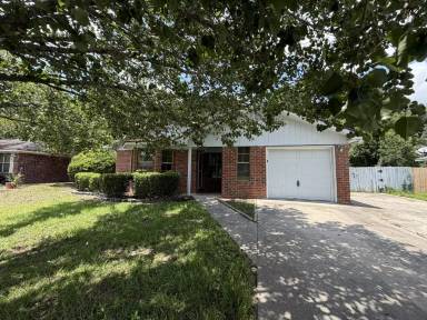Main picture of 1475 Ben Gay Way