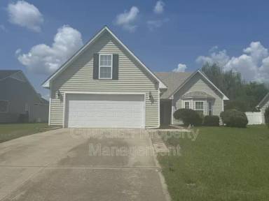 Main picture of 136 Huntington Dr