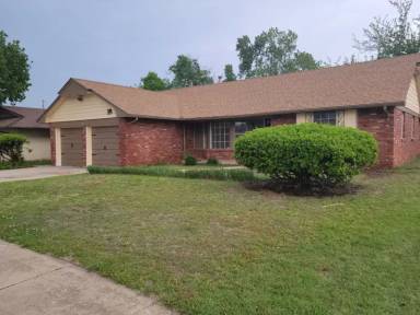 Main picture of 8816 S Youngs Blvd
