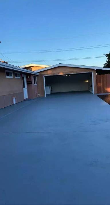 Main picture of 2216 Anaheim Ave
