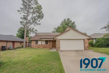 Main picture of 1208 N Patterson Dr
