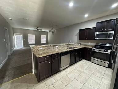 Main picture of 915 Chase Creek Cir