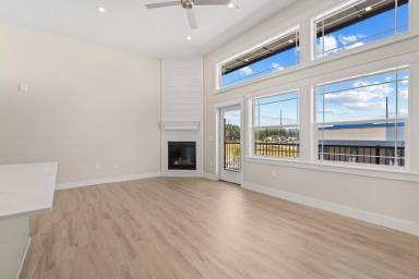Main picture of 12545 W State St