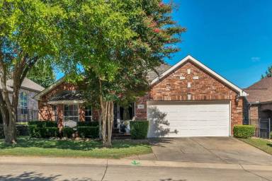 Main picture of 967 Winged Foot Dr