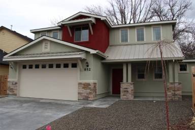 Main picture of 852 N River Path Ln