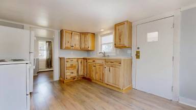 Main picture of 10 Riverbank Ct