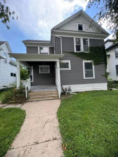Main picture of 1321 W 13th St
