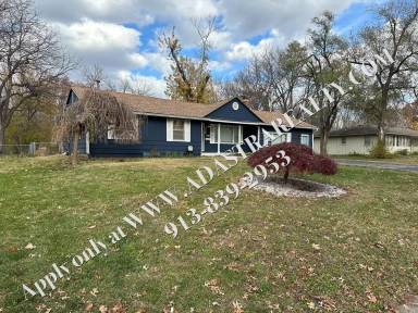 Main picture of 8822 W 81st St