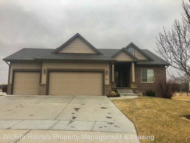 Main picture of 914 W Threewood Ct