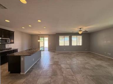 Main picture of 3478 Elegant Rose St