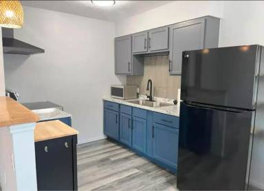 Main picture of 3604 Bryn Mawr Dr NE