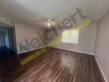 Main picture of 4901 Guy St