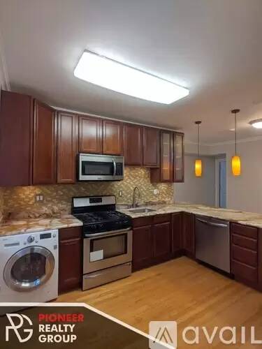 Main picture of 5029 N Harding Ave