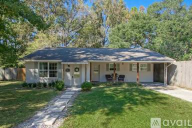 Main picture of 1985 Cloverdale Ave