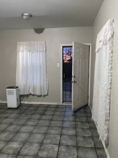 Main picture of 4511 Cook St