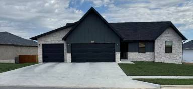 Main picture of 896 S Silverwood Ln