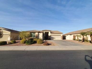 Main picture of 2104 E Oakland St