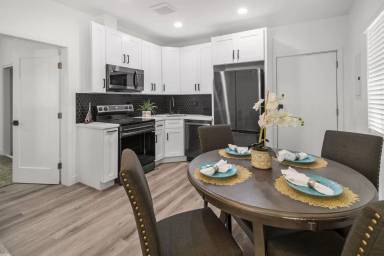 Main picture of 4978 Genesee Ave