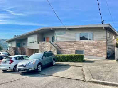 Main picture of 2405 W Crockett St