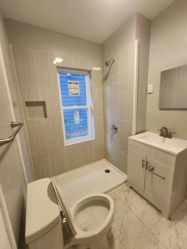 Main picture of 2321 N Harding St