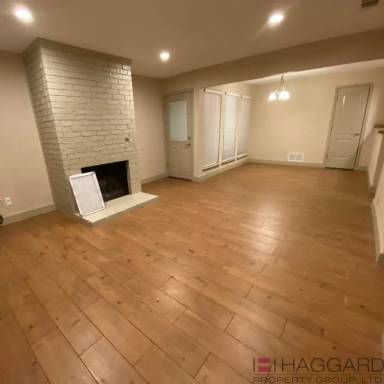 Main picture of 10151 Camelot Dr