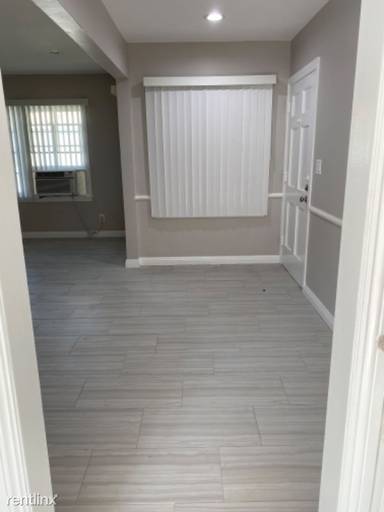 Main picture of 1139 E Washington Blvd
