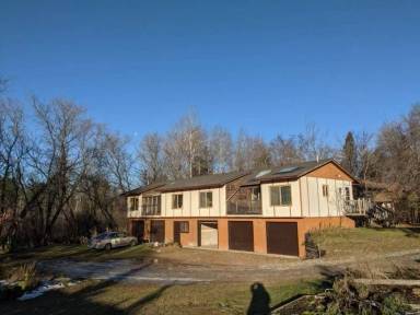 Main picture of 841 Doberman Ct SE