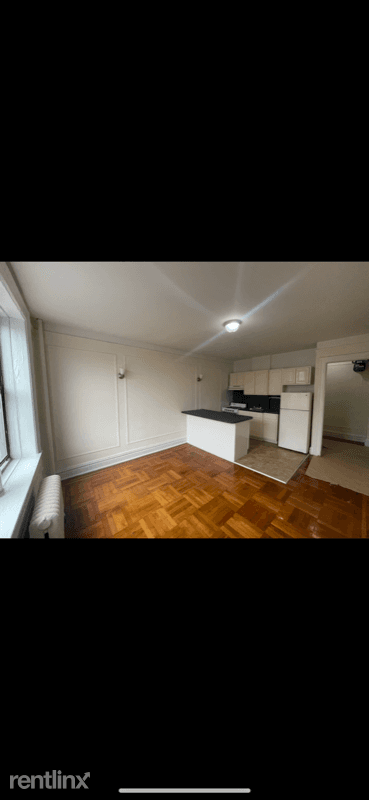 Main picture of 1 Seaman Ave