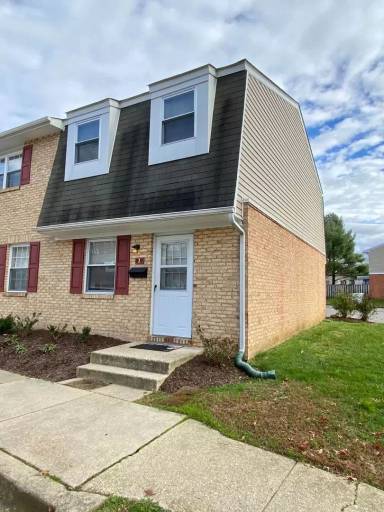 Main picture of 2 Heritage Ct