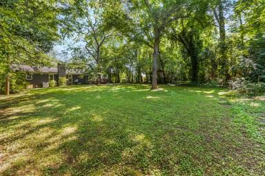 Main picture of 1126 E Woodlawn Rd