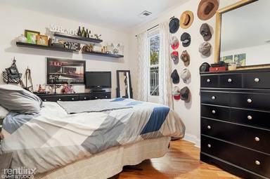 Main picture of 3828 N Christiana Ave